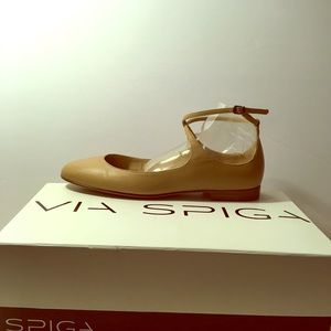 NIB Via Spiga Tan Flats Size 8M